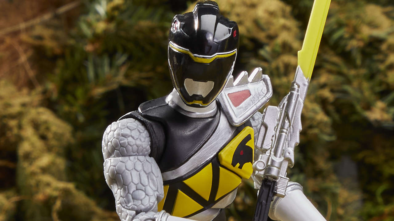 Power Rangers Welcomes Dino Charge’s Black Ranger To Lightning Collection